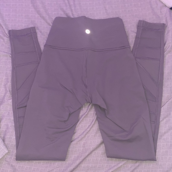 Lululemon Wunder Under Leggings - Picture 2 of 5